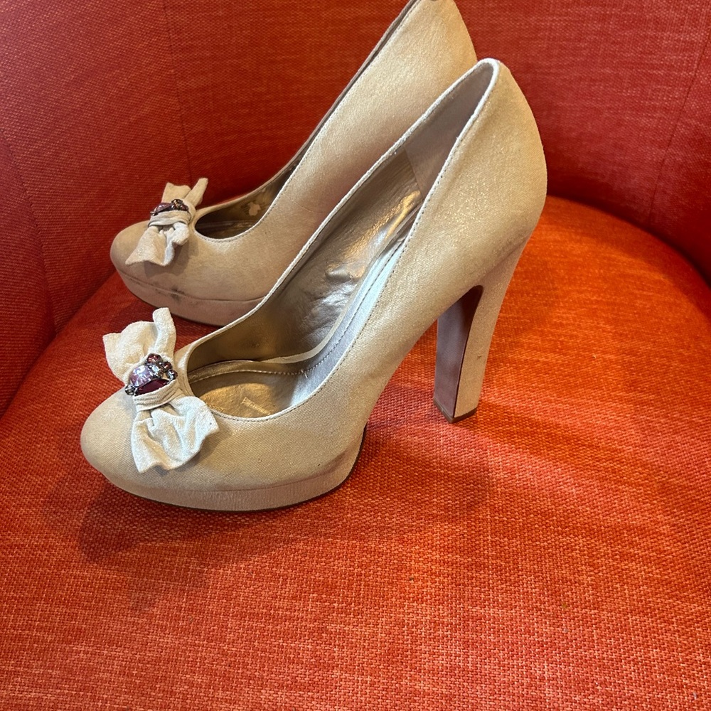 BCBg shoes